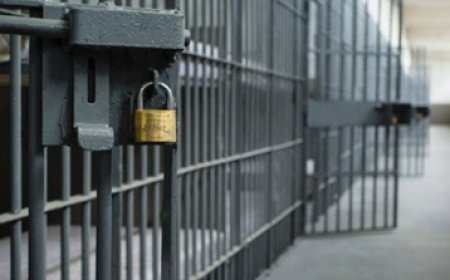 Homem que tentou matar ex-mulher na frente da filha do casal recebe 30 anos de prisão