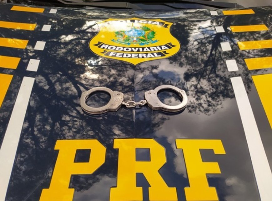 PRF prende homem com mais de 50 ocorrências de estelionato no DF