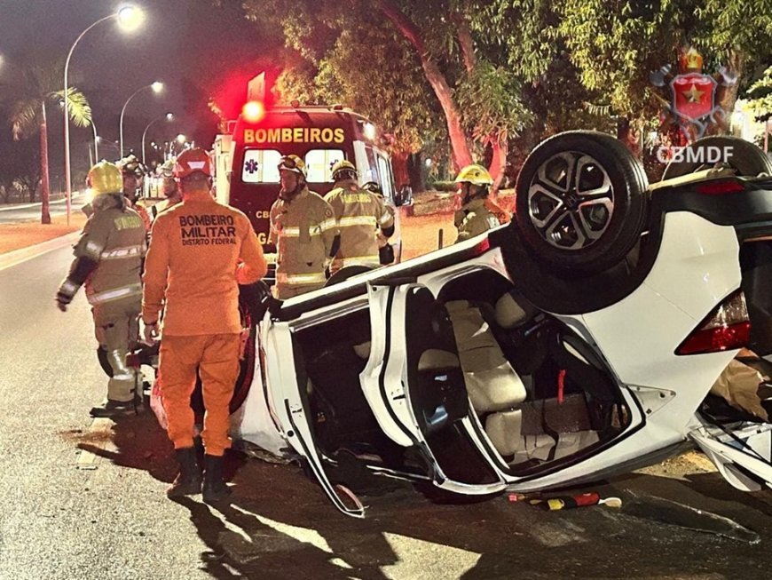Bêbada, mulher é presa pela PMDF após capotar carro na Asa Norte