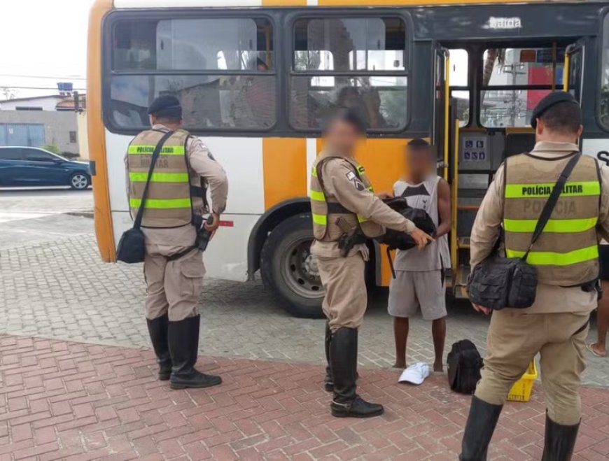 Homem é preso com drogas em ônibus após alegar que transportava cuscuz em mochila na Bahia