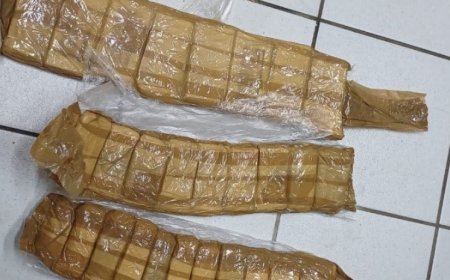 Com drogas coladas ao corpo, mulher é flagrada pela PRF em ônibus na BR-101