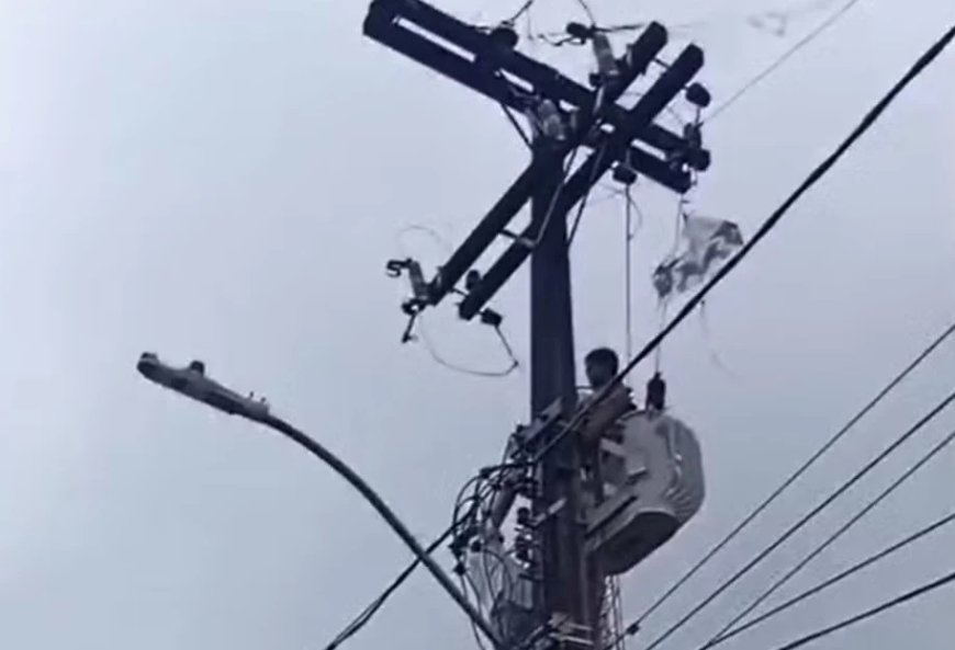 Criança leva choque após escalar poste para pegar pipa