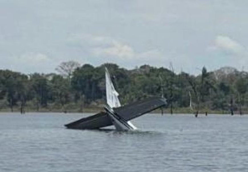 FAB intercepta avião vindo da Venezuela com 380 kg de maconha no Amazonas