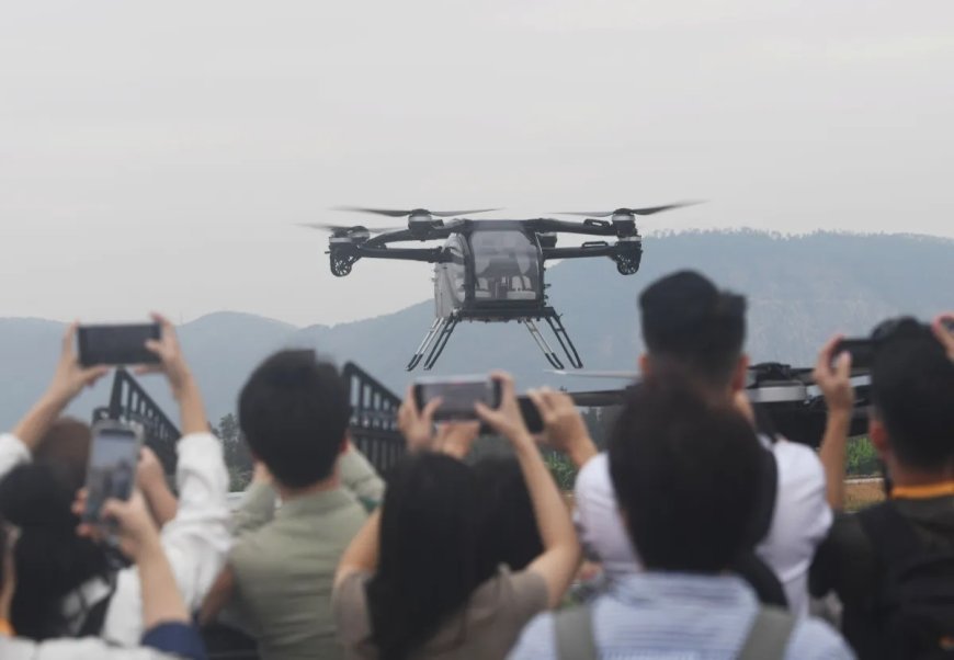 Carros voadores colidem e pegam fogo durante ensaio de show aéreo na China