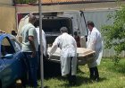 Professora é presa por matar namorado com 40 tesouradas e tenta ocultar o corpo no quintal