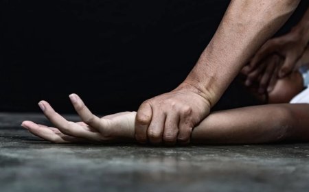 Homem é preso após atacar irmã com facadas e mordidas