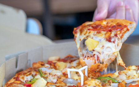 Mulher morre após comer pizza no interior de SP; polícia investiga