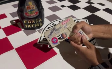 Homem fabrica "celular revólver" e é preso pela polícia