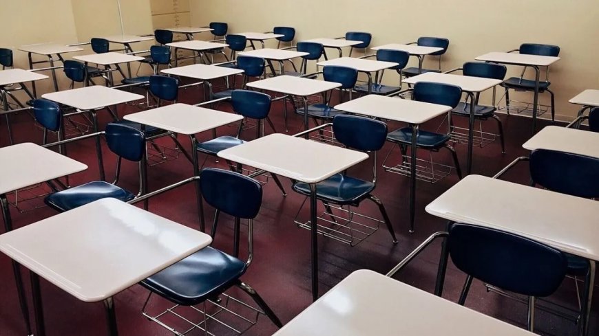 Professor é investigado após ameaçar alunos com arma falsa