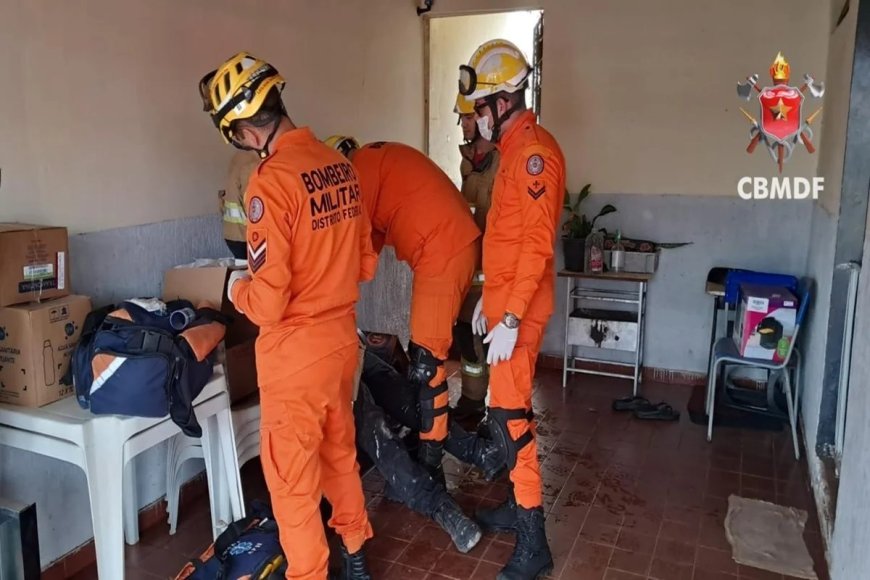 Torre de telefonia cai e atinge trabalhador e residências