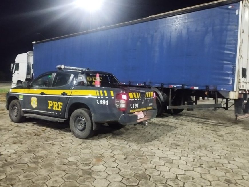 Golpe na estrada: PRF descobre carreta com placas falsas