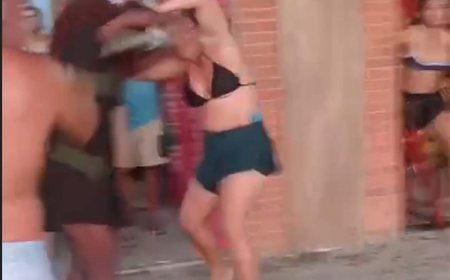 O pau quebrou! Briga entre mulheres chama atenção na praia; vídeo