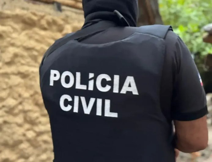 Homem de 80 anos é preso após atrair criança com doces para estuprá-la