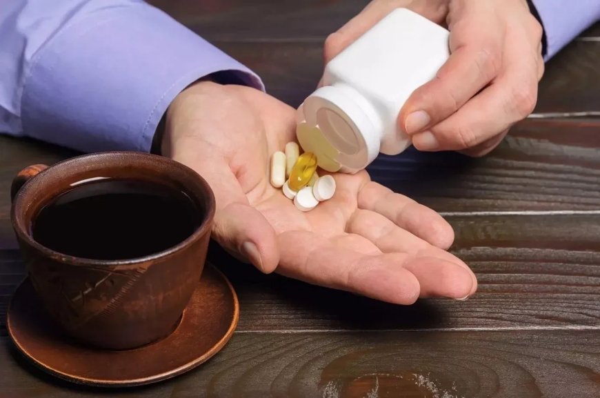 Você toma café com remédios? Especialistas alertam para 6 combinações perigosas
