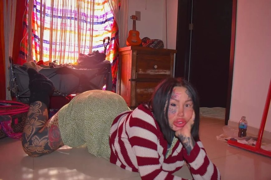 Influencer famosa por seios de 10 kg é encontrada morta aos 33 anos