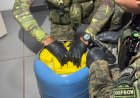Mulher é presa com 22 kg de cocaína escondidos em botija de gás
