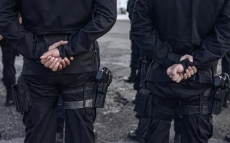 Homem é preso em flagrante após esfaquear cachorro e avançar contra agentes