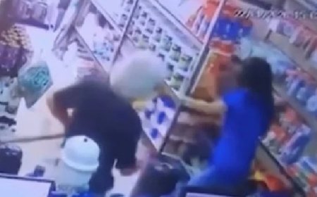 Homem dá tapa na cara de funcionária ao se irritar com música que tocava na loja