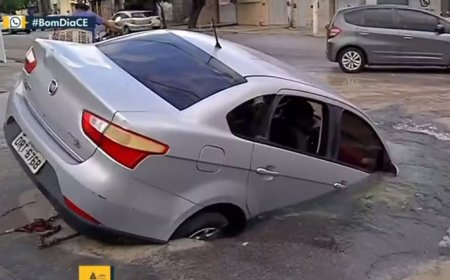 Carro cai em buraco alagado e assusta motorista: 'cinto começou a me sufocar'