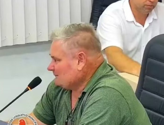 Vereador propõe matar cães de rua: 'Fazer um servicinho'