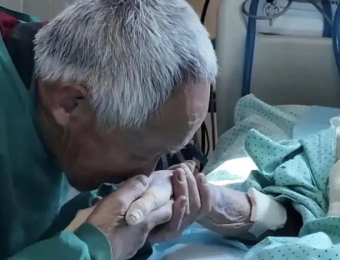 Idoso viaja 12h por dia durante 105 dias para visitar esposa na UTI