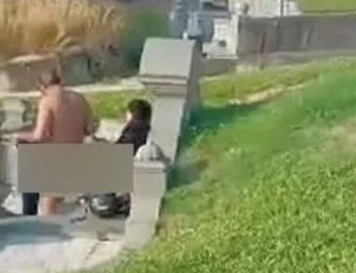 Casal é flagrado em momento íntimo no túmulo de cemitério