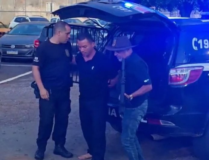 Homem esfrega pênis em jovem que cochilava em ônibus e é preso