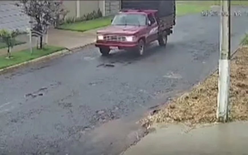 Assassino passa caminhonete 3 vezes sobre idoso para 'conferir serviço'