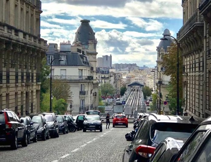 Homem que trancou filho em van por 2 anos afirma que quis “protegê-lo”