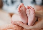 Bebê de 10 meses é atingido por caixas de leite em supermercado