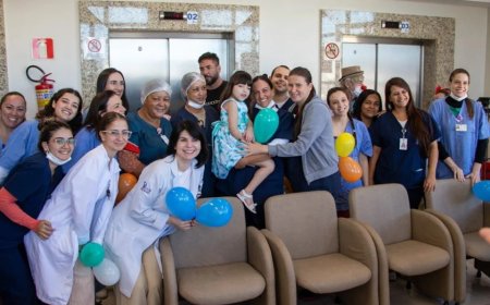 Menina que morou em hospital desde o nascimento recebe alta após 7 anos