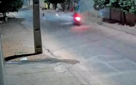 Mãe é atingida por motocicleta ao salvar filho de atropelamento