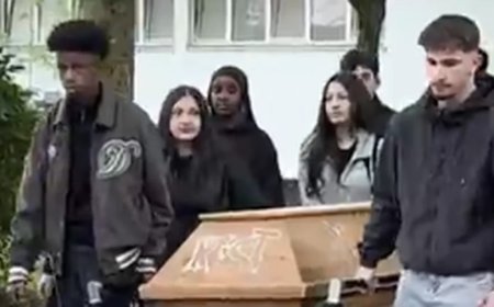 Estudantes sepultam esqueleto usado em aulas após descobrirem que era de um humano