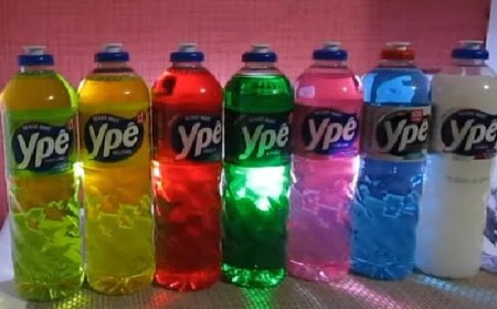Cores dos detergentes indicam funções poderosas e o transparente tira mancha de roupa
