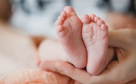 Bebê de 10 meses é atingido por caixas de leite em supermercado
