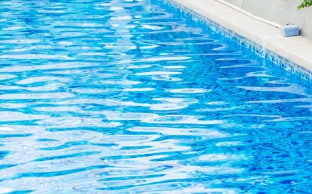 Filha de vereador morre após ter cabelo sugado por bomba de piscina