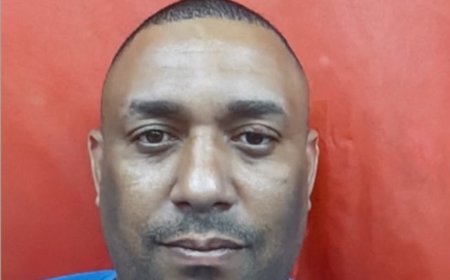 Homem é procurado após matar companheira na frentes das filhas