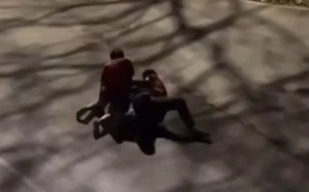 Homem é espancado por dupla até a morte no meio da rua