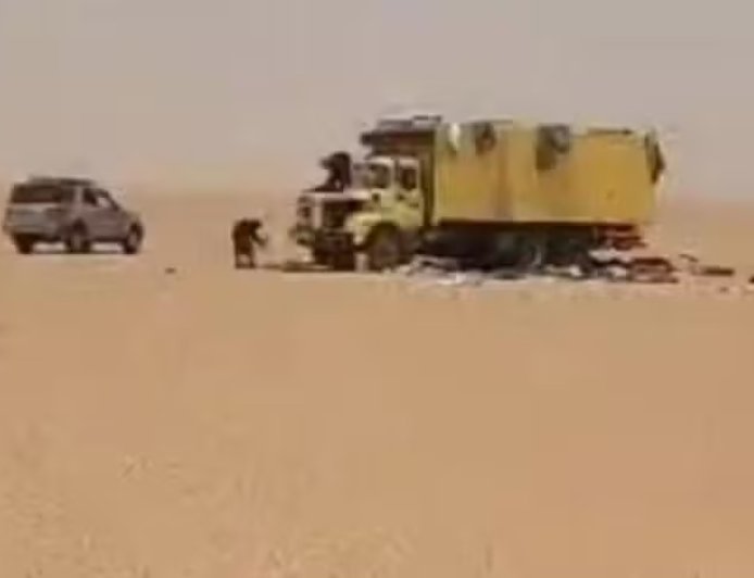 Pelo menos 49 pessoas morrem de sede no deserto do Saara após caminhão quebrar