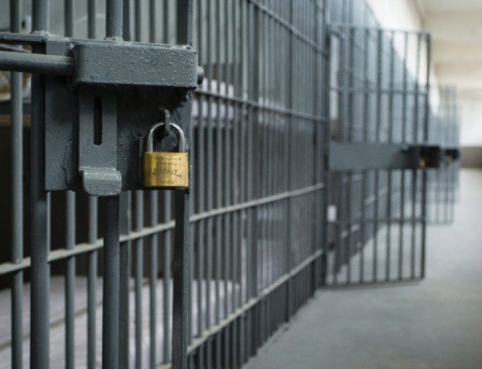 Homem é condenado por obrigar esposa a fazer sexo com mais de 100 homens