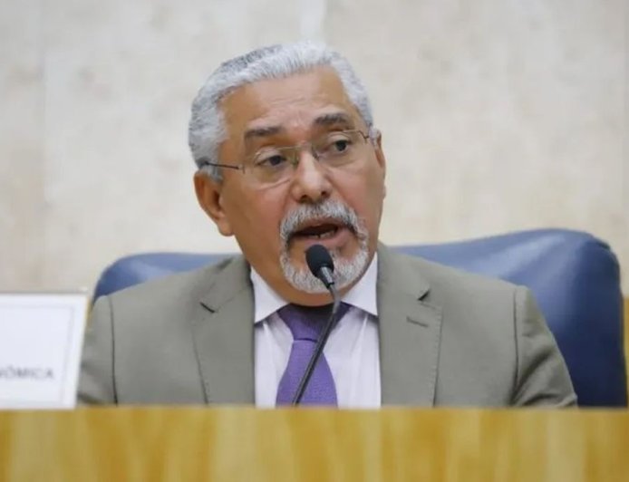Vereador do PT preso por ligação com PCC pede afastamento do partido