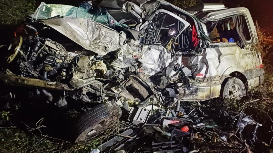 Tragédia na BR-116: Acidente entre van e caminhão deixa 16 mortos
