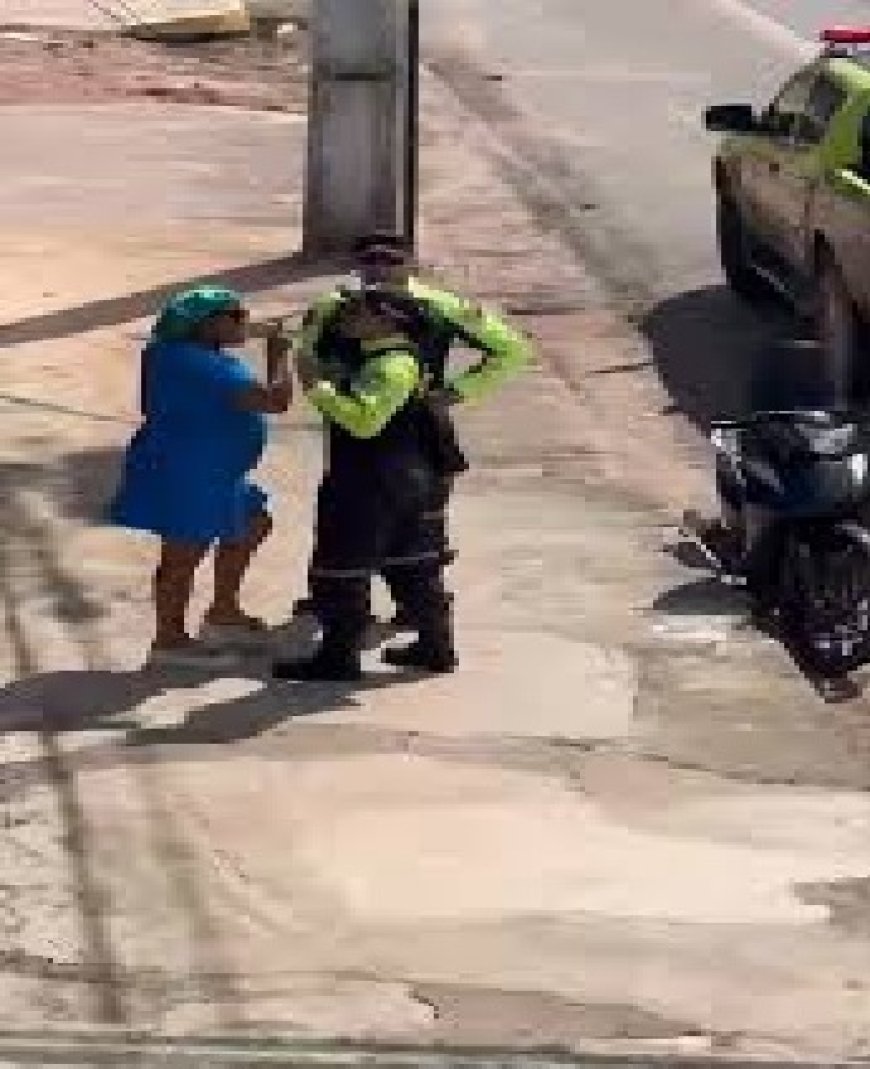 Vídeo: agente de trânsito e motociclista saem no tapa durante fiscalização e cena viraliza