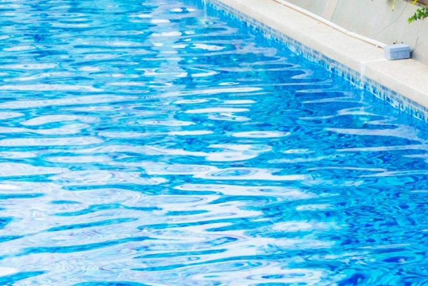 Filha de vereador morre após ter cabelo sugado por bomba de piscina