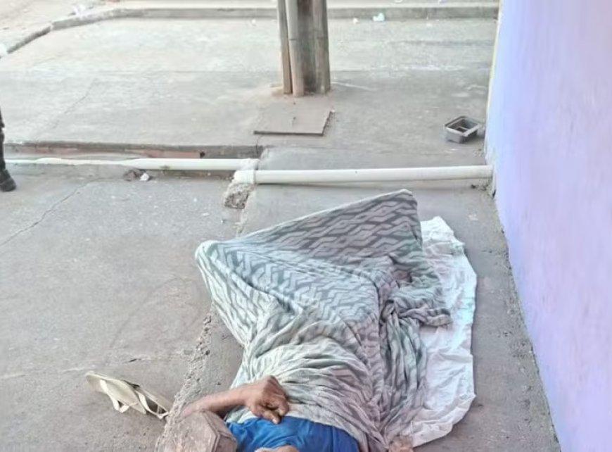 Homem é morto com bloco de concreto na cabeça enquanto dormia; dois suspeitos são presos