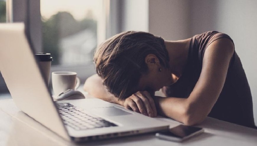 Cansaço ou Doença? Psicóloga explica como diferenciar os sintomas de Burnout e Depressão