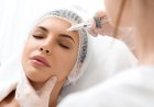 Tratamento 'milagroso' de rejuvenescimento deixa mulher com rosto deformado