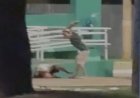 Homem espanca rival com pedaço de concreto em praça pública