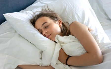 Dormir mais de oito horas por noite pode estar ligado a maior risco de demência, aponta estudo