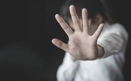 Mulher de 38 anos enfrenta pistoleiros armados, empurra atirador e salva a vida do genro